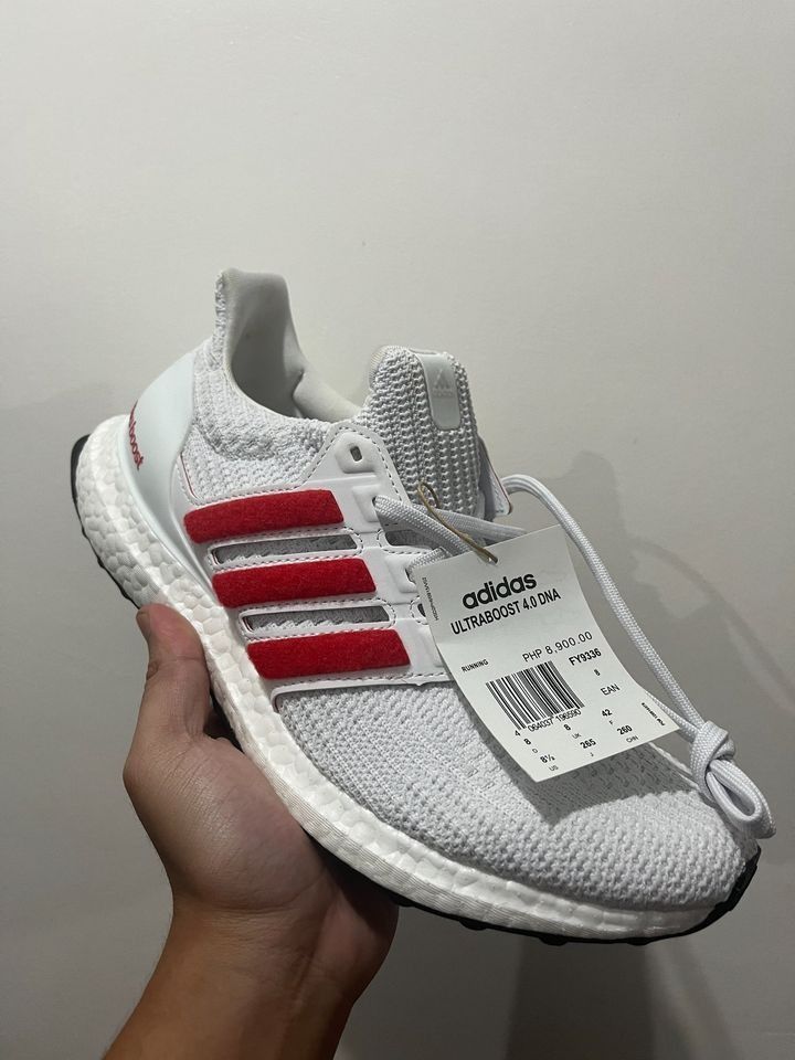 ULTRABOOST 4.0 WHITE SCARLET FY9336