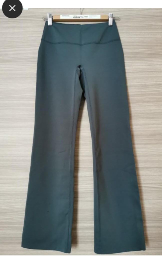 Uniqlo Ultra Warm Heattech Leggings L&XL, Women's Fashion, Bottoms, Jeans &  Leggings on Carousell