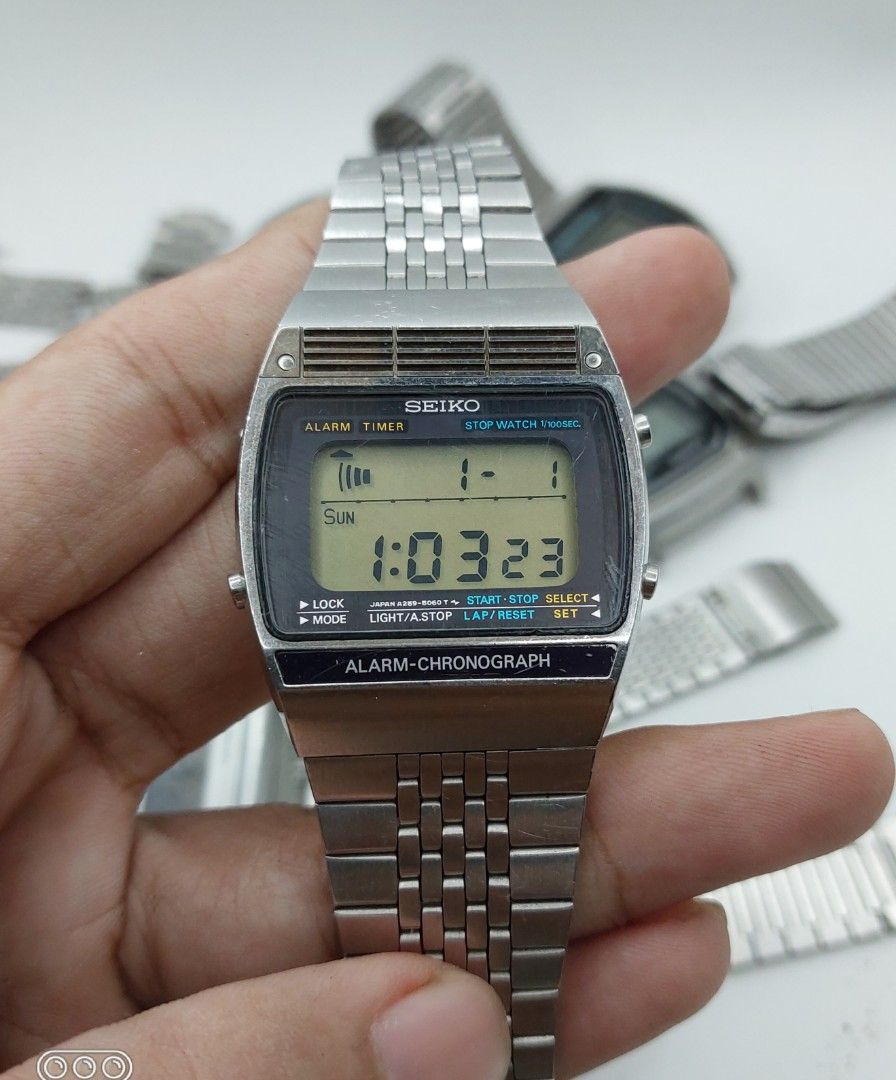 Vintage Seiko LCD A259-5070 1979, Men's Fashion, Watches & Accessories,  Watches on Carousell