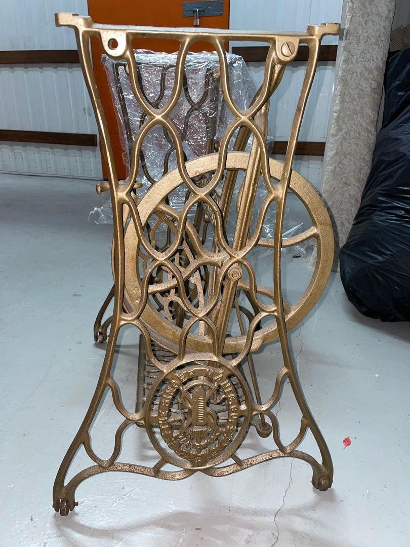 Vintage SINGER Sewing Machine Cast Iron Legs with Table Top spider ...