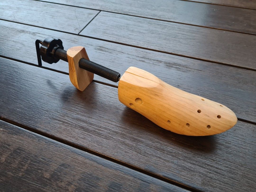 Wooden Shoe Tree Stretcher Expander Adjustable, Men's Fashion, Footwear