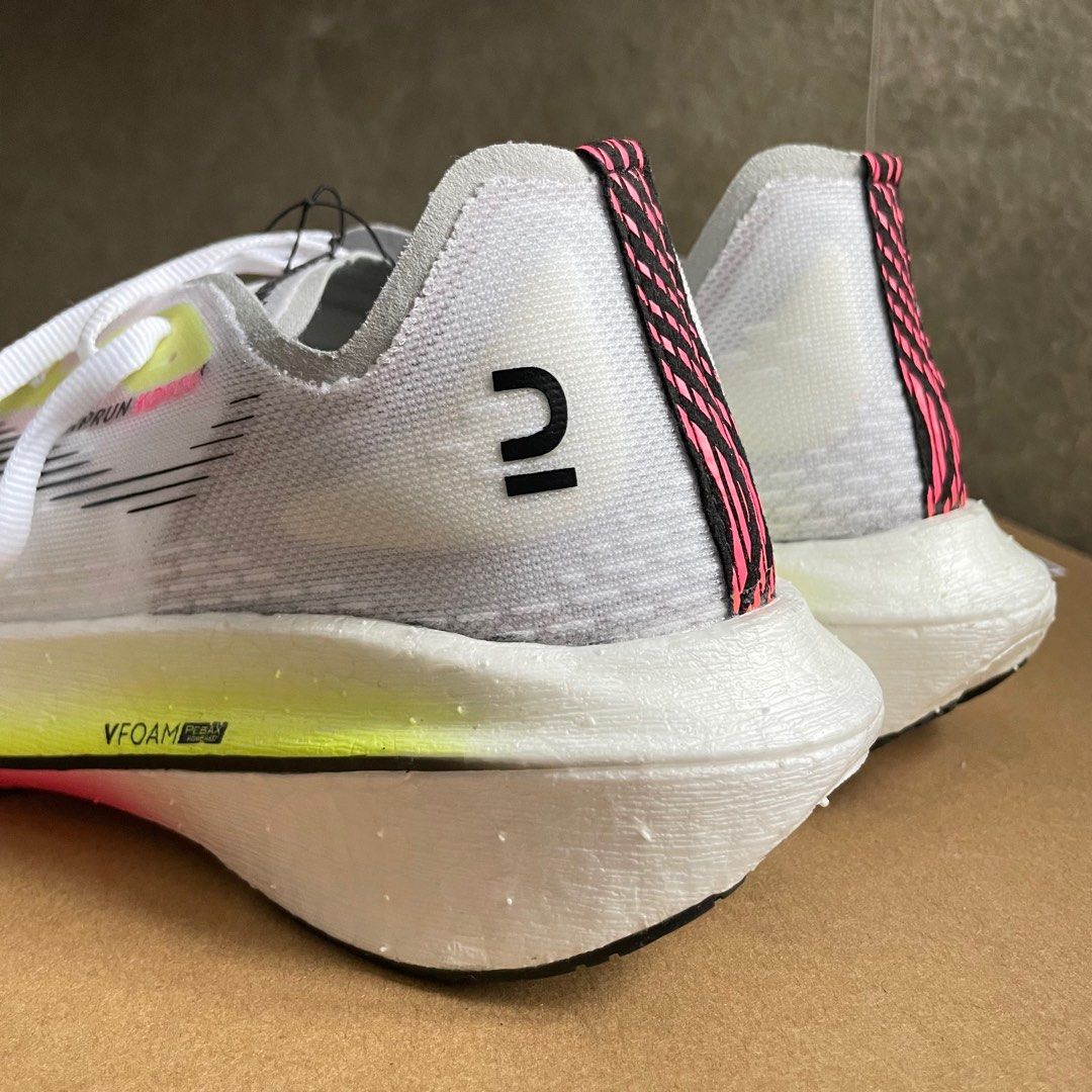 全新 Decathlon Kiprun 40碼 碳板跑鞋 Carbon Plate Running Shoes, 男裝, 鞋, 波鞋 Carousell