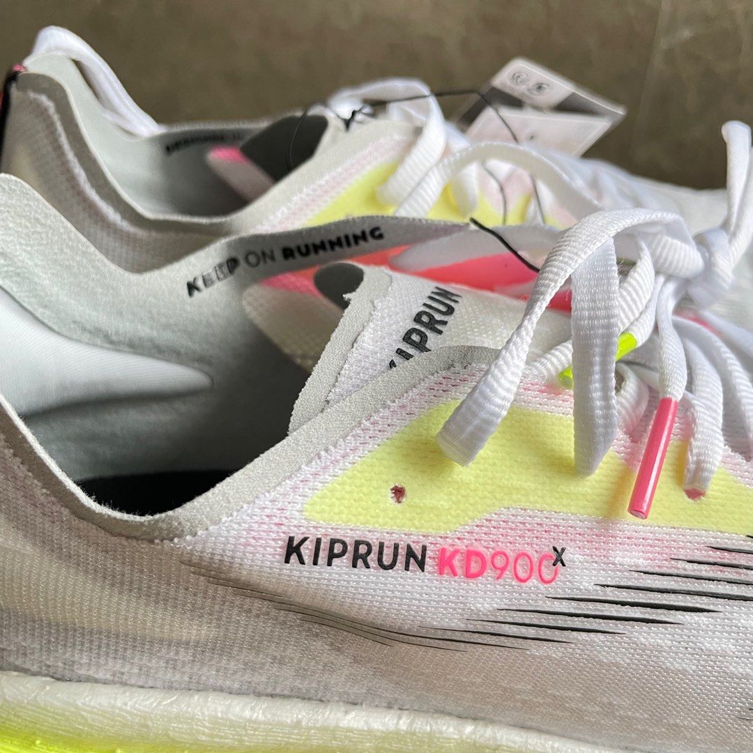 全新 Decathlon Kiprun 40碼 碳板跑鞋 Carbon Plate Running Shoes, 男裝, 鞋, 波鞋 Carousell