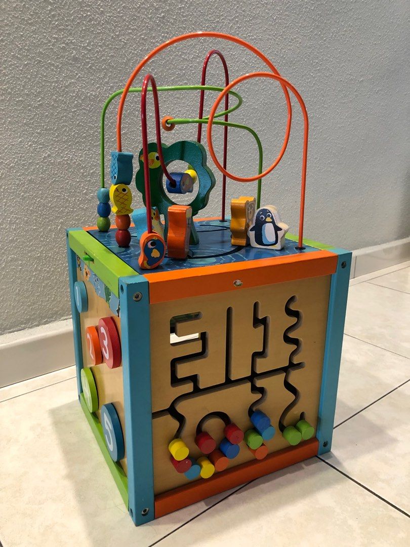Activity Cube (Category: Infant Playtime) located in Singapore. Submitted by dhai_19 (Listing ID 1200795446, Image 1). Description: Condition is very good, used for few times only.