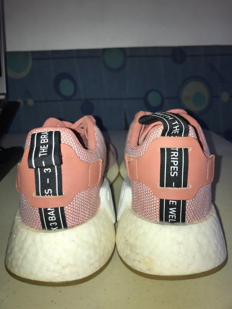 Nmd r2 store salmon pink