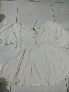 Blouse putih preloved