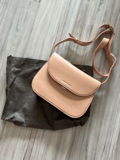 （分類：）位於 。 由 bellessss 提交（商品編號 1200817991，圖片 1）。簡介： 。