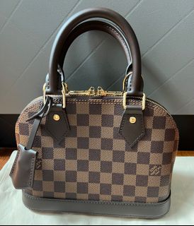 (Category: ) located in . Submitted by selllots (Listing ID 1200849846, Image 1). Description: .