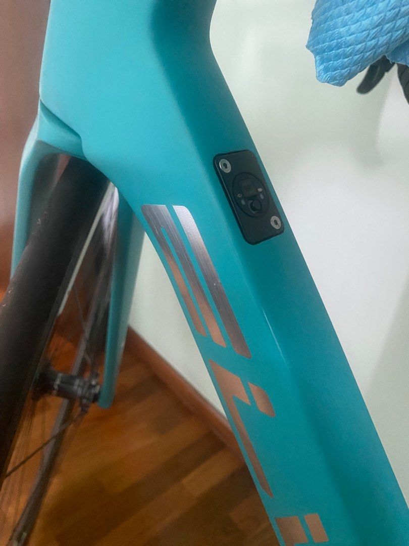 Carbon road bike, Sports Equipment, Bicycles & Parts, Bicycles on Carousell