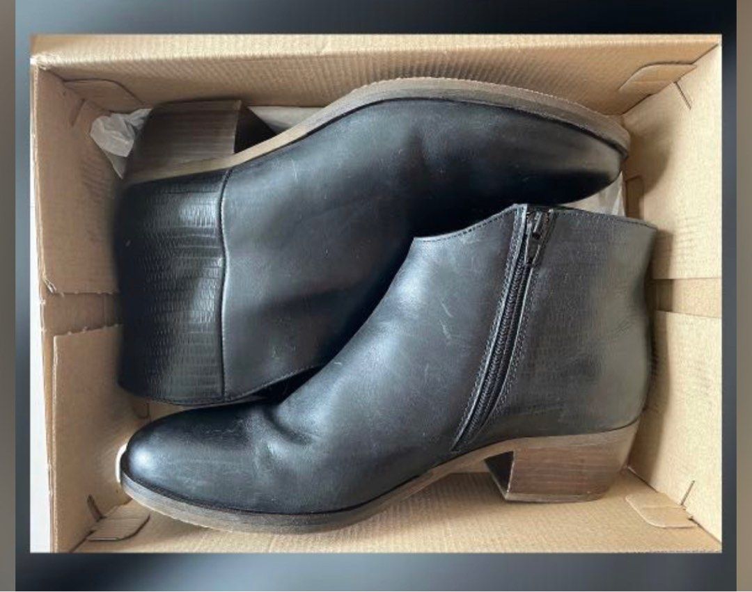 most comfortable shoes to stand in all day