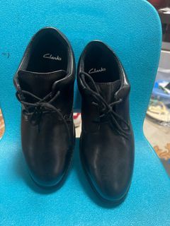 Clarks black shoes