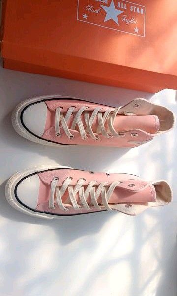 Converse peach color 2025