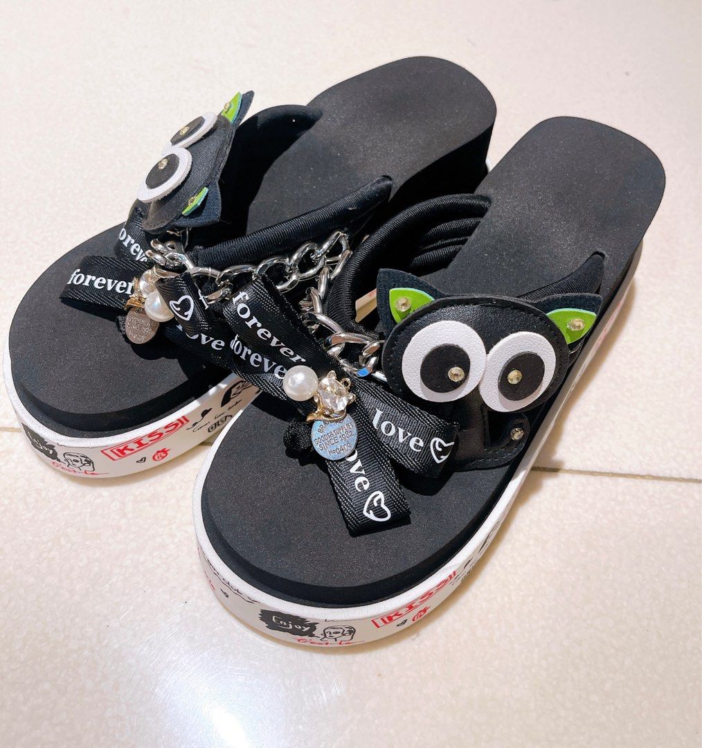 Cat cheap brand slippers