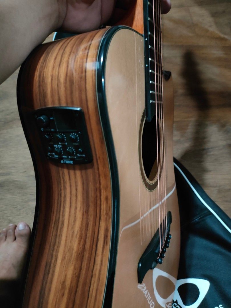 DnD Travellers guitar good as new with elixir string worth 900php