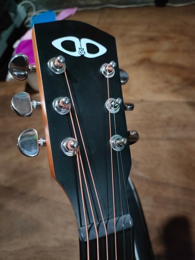 DnD Travellers guitar good as new with elixir string worth 900php