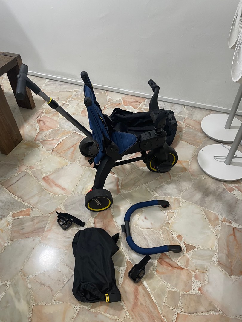 Doona S3 with storage rucksack included , Babies & Kids, Going Out