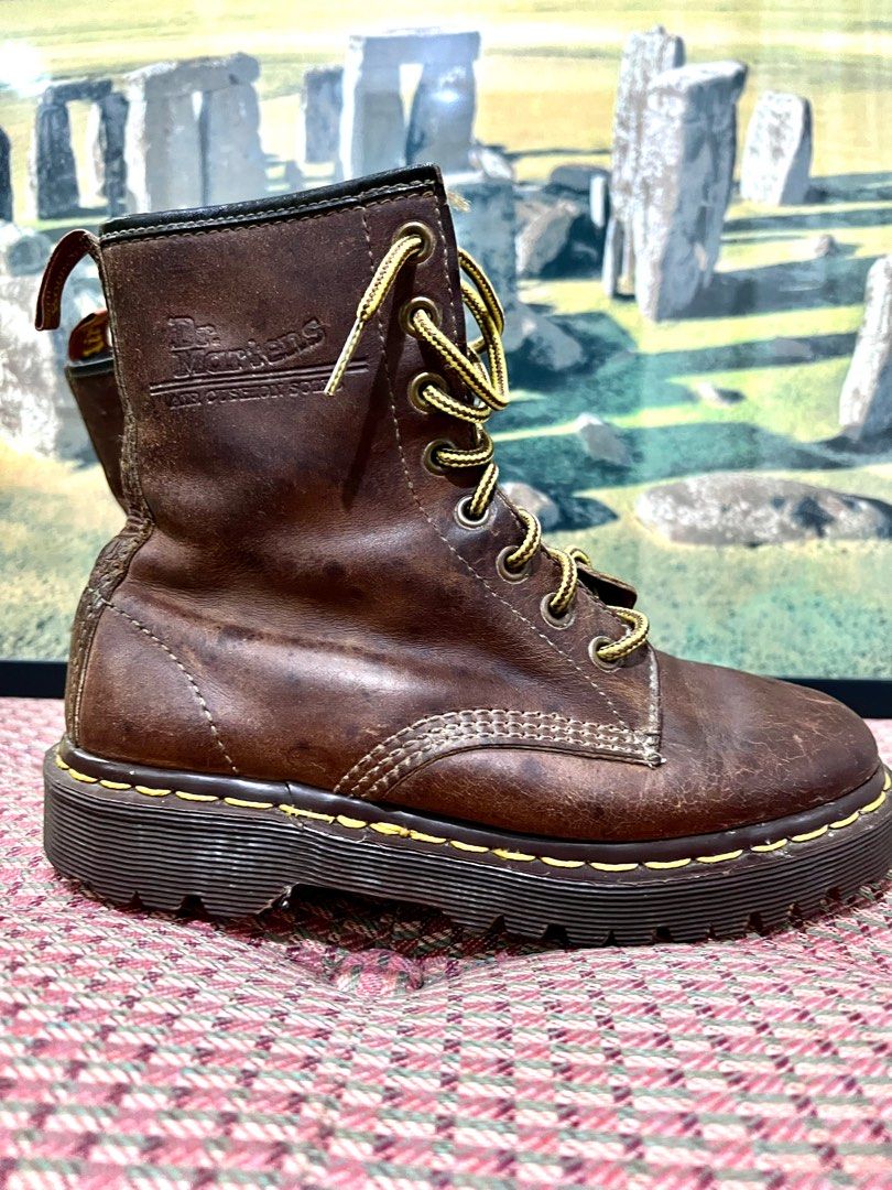 Dr. Marten's Vintage Leather Boots Size 37/23cm, Women's Fashion
