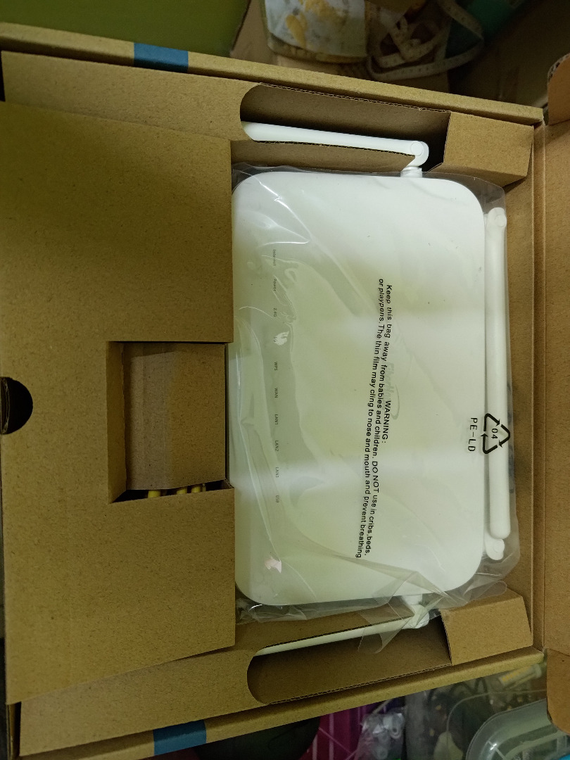 FiberHome Wireless Router SR1041Y, Computers & Tech, Parts ...