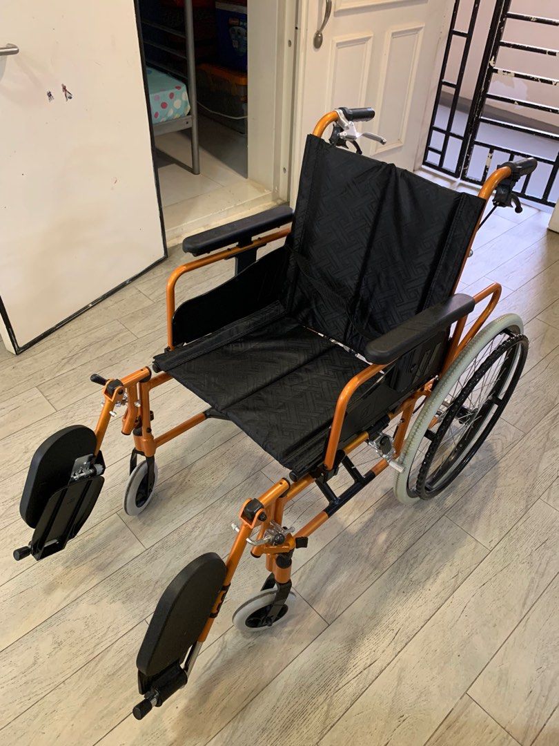 Foldable Wheelchair, reclinable, Health & Nutrition, Assistive