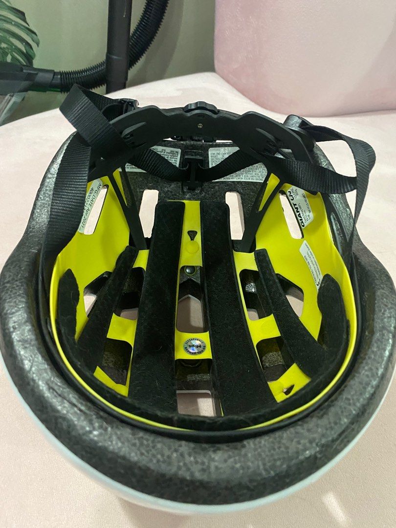 Giant Relay MIPS helmet, Sports Equipment, Bicycles & Parts, Parts