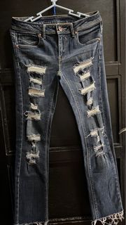 Jag tattered jeans
