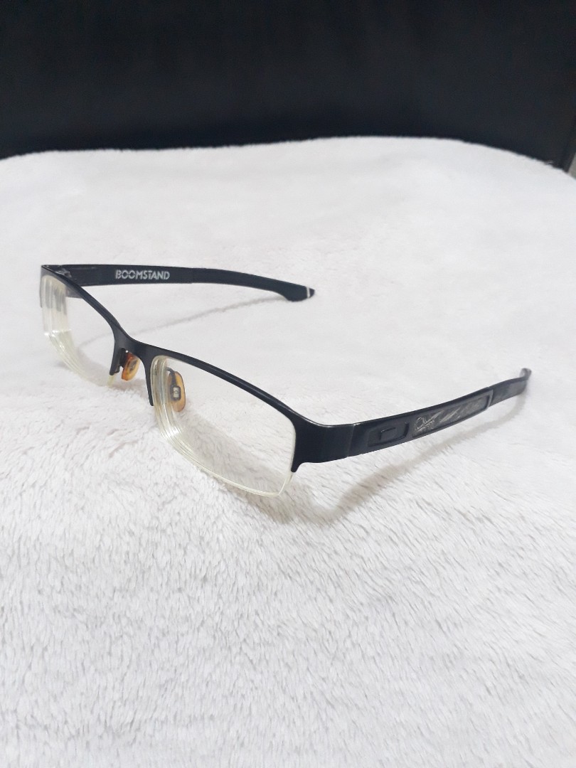 Oakley boomstand frames top