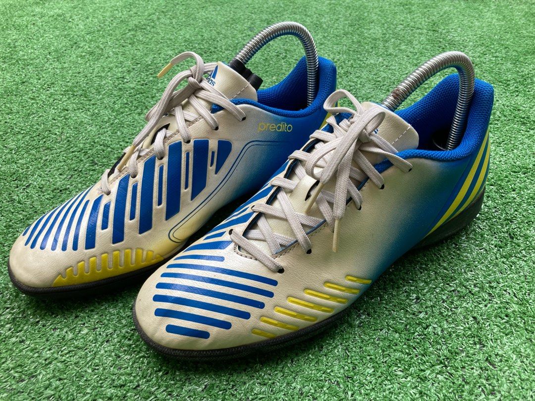 Kasut futsal predator clearance