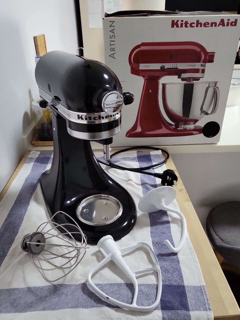 kitchenaid mixer in black