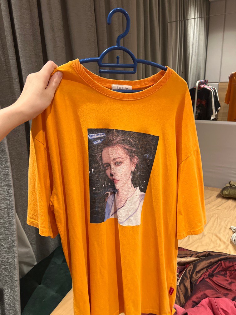 Korean hotsell supreme shirt