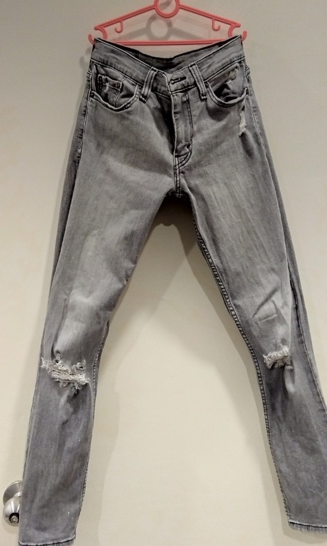 Levi's 511 Slim Fit Grey Ripped Jeans, Men's Fashion, Bottoms, Jeans on  Carousell