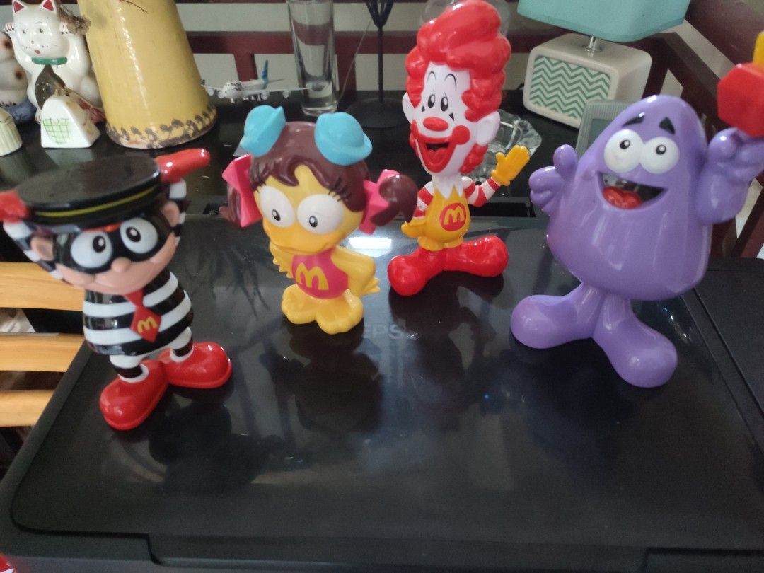 McDonalds Limited Edition Bobbleheads (Category: Figurines & Statues) located in Quezon City. Submitted by PaidTY (Listing ID 1200889208, Image 2). Description: Donald McDonald's with Grimace, Humburglar and Birdie no more box.