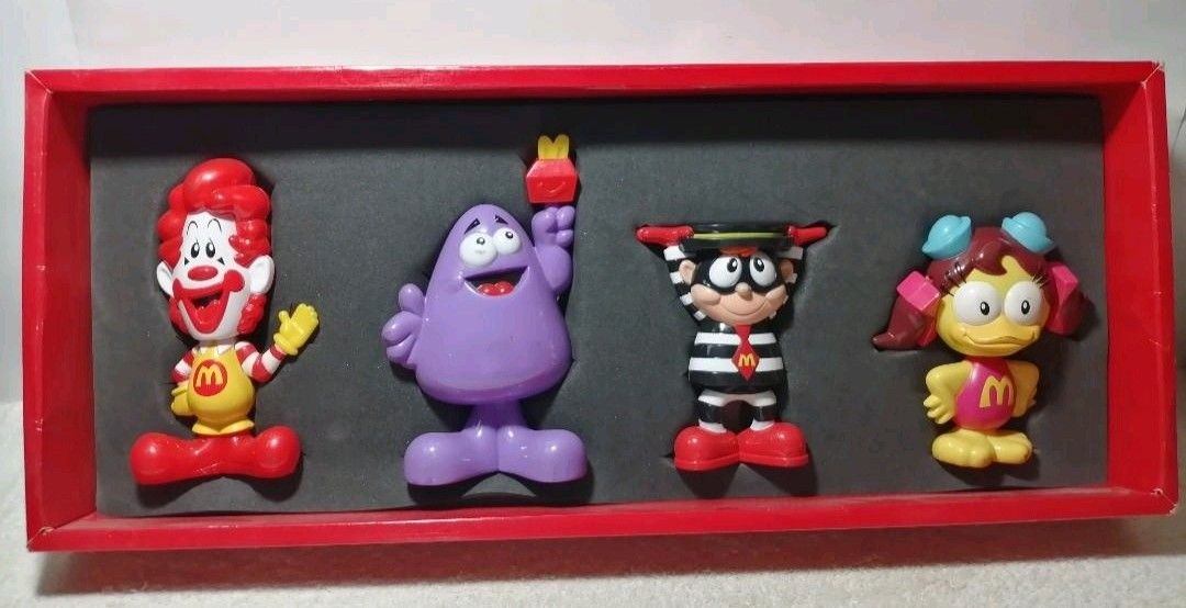 McDonalds Limited Edition Bobbleheads (Category: Figurines & Statues) located in Quezon City. Submitted by PaidTY (Listing ID 1200889208, Image 1). Description: Donald McDonald's with Grimace, Humburglar and Birdie no more box.