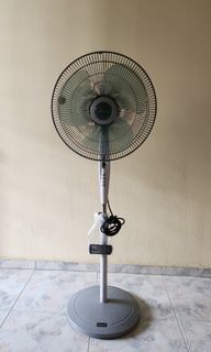 (Category: ) located in . Submitted by Woodshield (Listing ID 1200843141, Image 1). Description: .