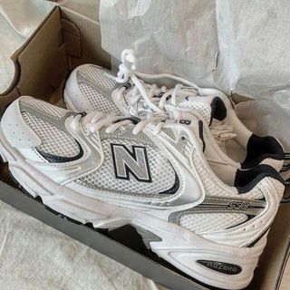 New Balance MR530 men’s white and indigo size 9.5us