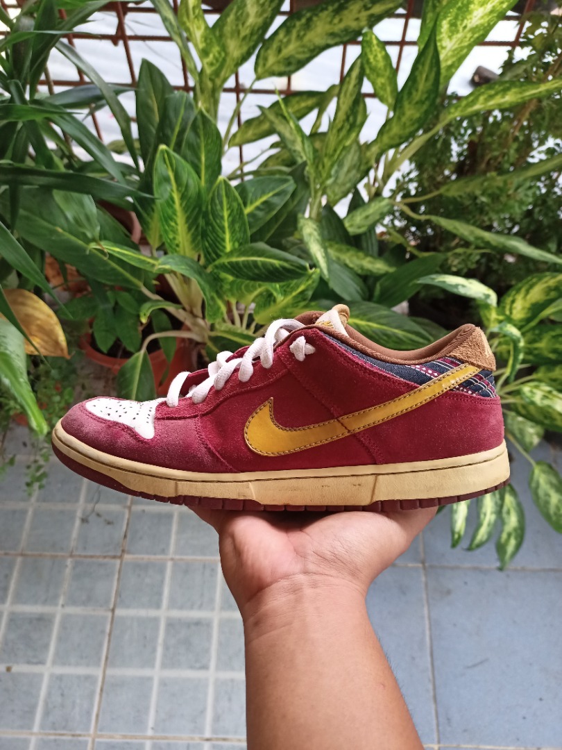 Ron burgundy nike hot sale sb dunk low