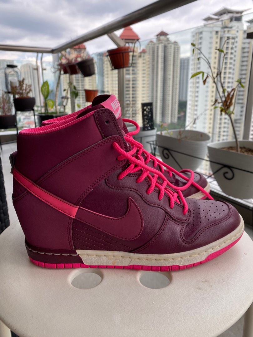vloeiend Vorming Aannemelijk Nike Dunks Sky Hi (Maroon-pink-burgundy) US 7.5, Women's Fashion, Footwear,  Sneakers on Carousell