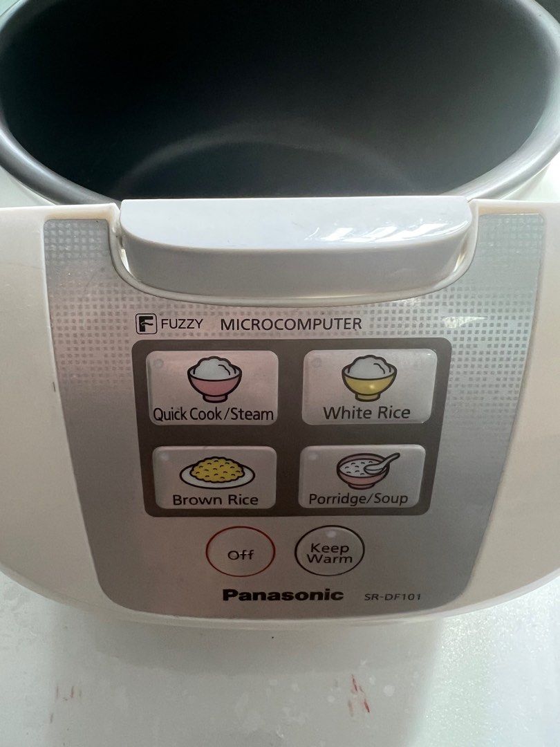 Panasonic rice cooker SRDF101, TV & Home Appliances, Kitchen