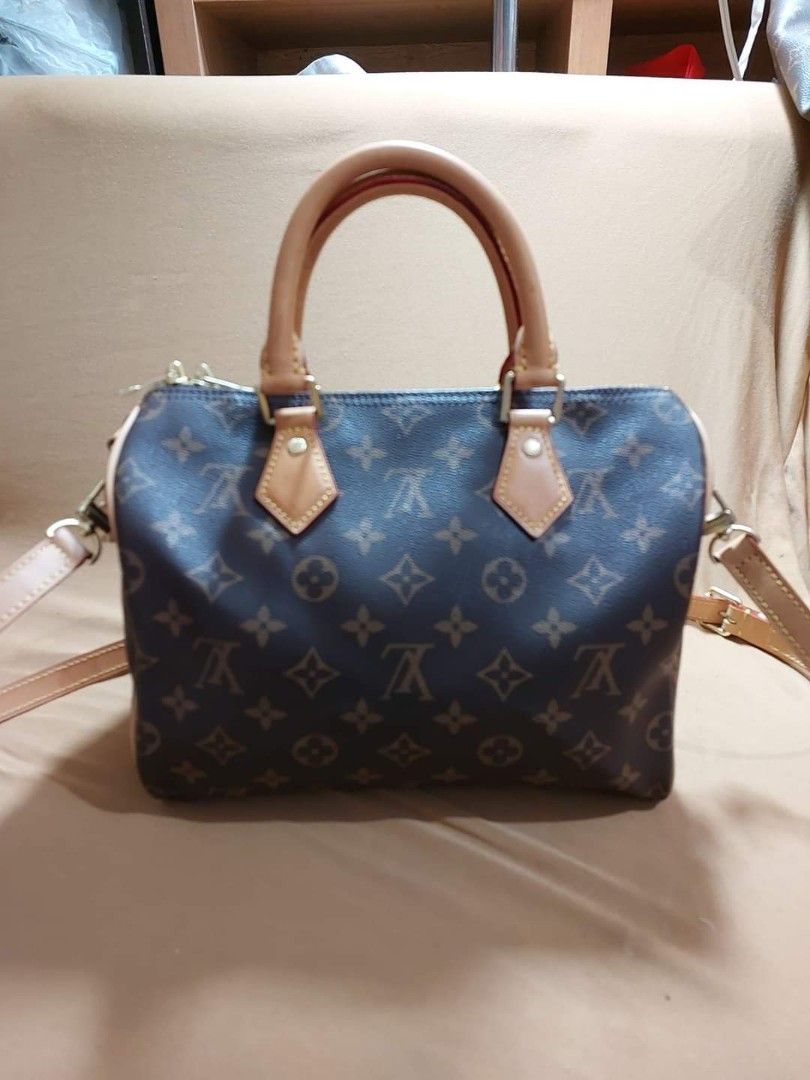 Preloved lv mono bando 25cm (Category: Luxury Bags & Wallets) located in Cebu City. Submitted by day.98 (Listing ID 1200866694, Image 1). Description: from japan surplus genuine leather coded no flaws two -way bag with dust bag.