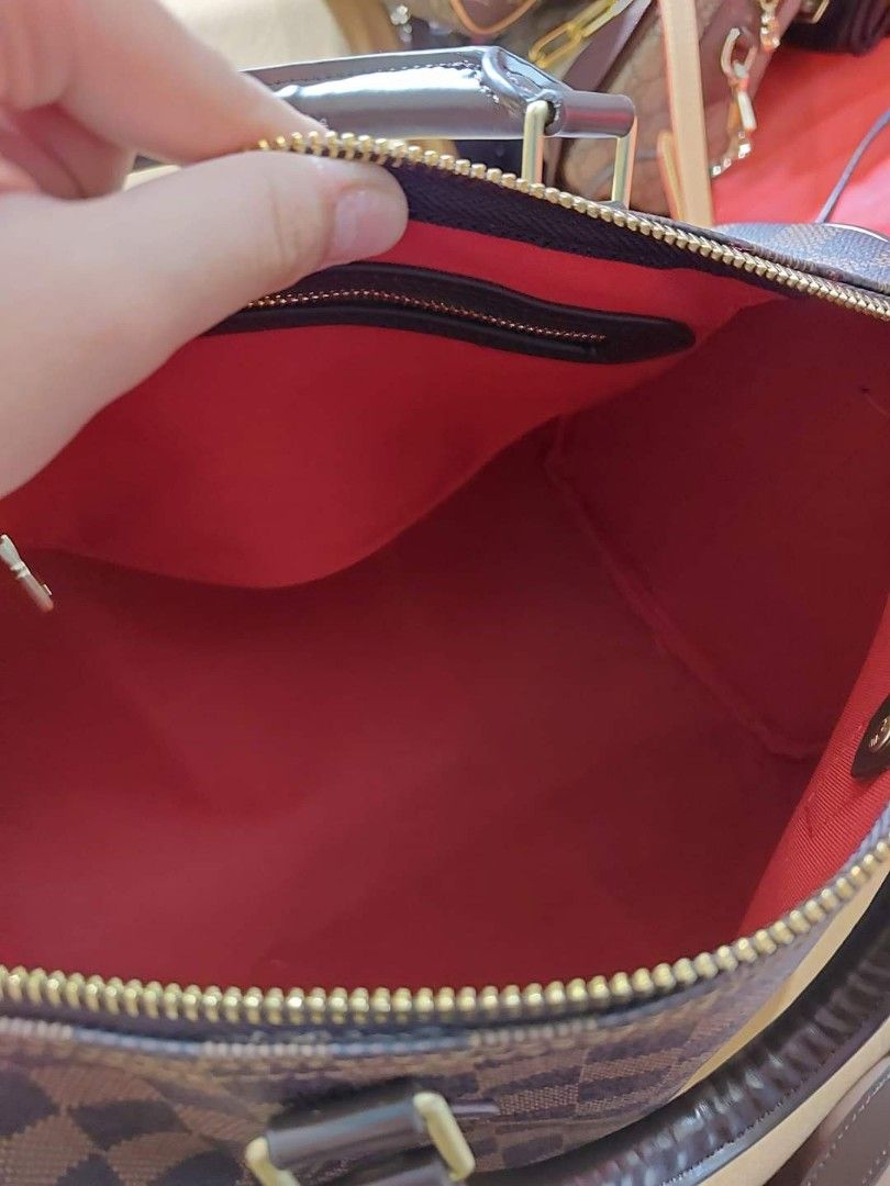 Preloved lv damier 30cm (Category: Luxury Bags & Wallets) located in Cebu City. Submitted by day.98 (Listing ID 1200867685, Image 3). Description: from japan surplus genuine leather coded two- way bag with dust bag.