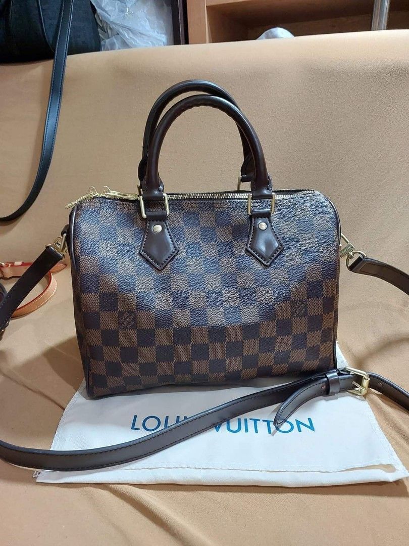 Preloved lv damier 30cm (Category: Luxury Bags & Wallets) located in Cebu City. Submitted by day.98 (Listing ID 1200867685, Image 1). Description: from japan surplus genuine leather coded two- way bag with dust bag.