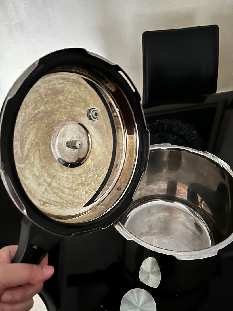 Pressure cooker brand premier, TV & Home Appliances, Kitchen Appliances