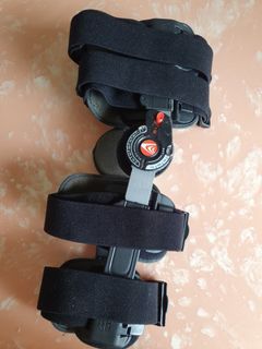 RIGHT KNEE BRACES