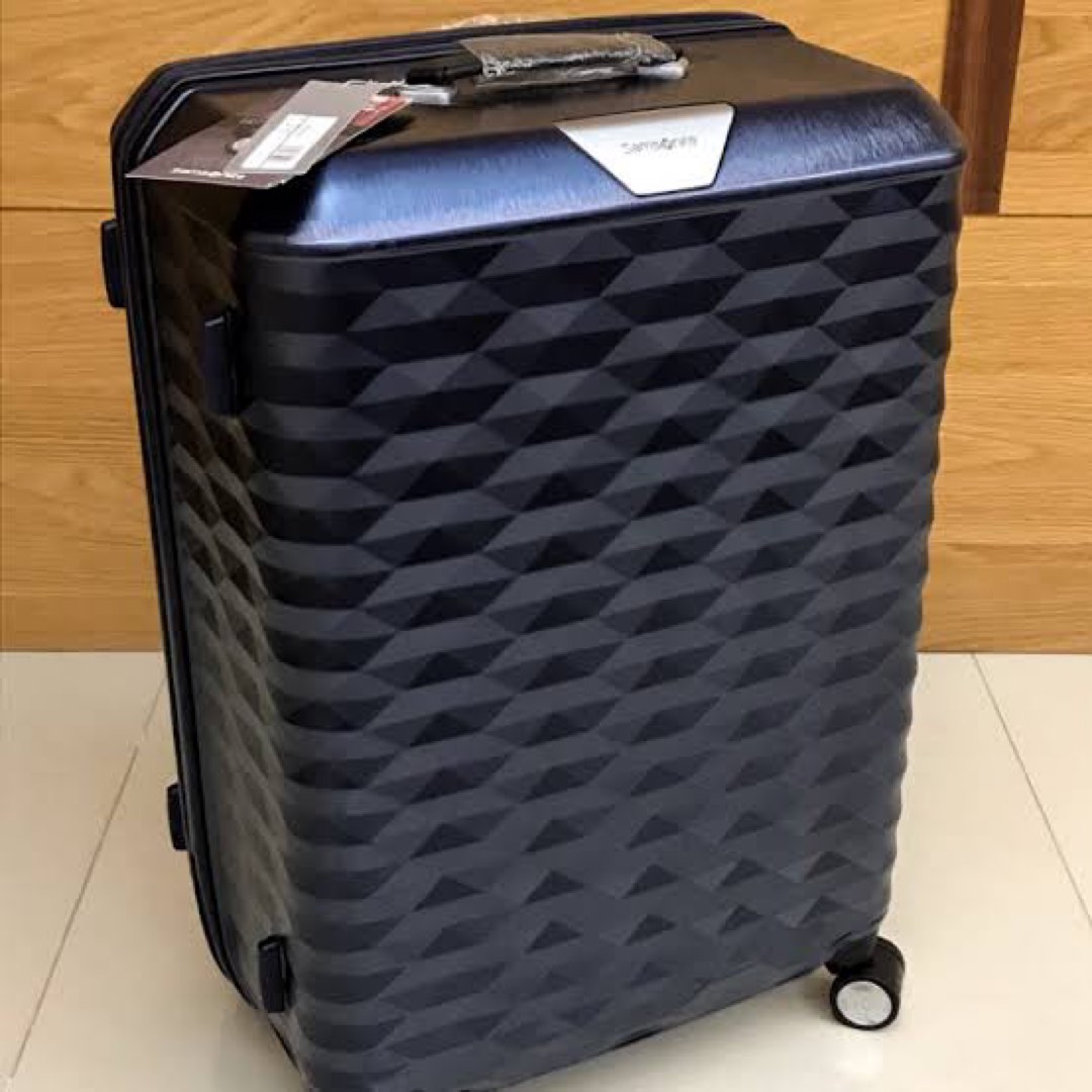 Samsonite cabin size, Hobbies & Toys, Travel, Luggage on Carousell