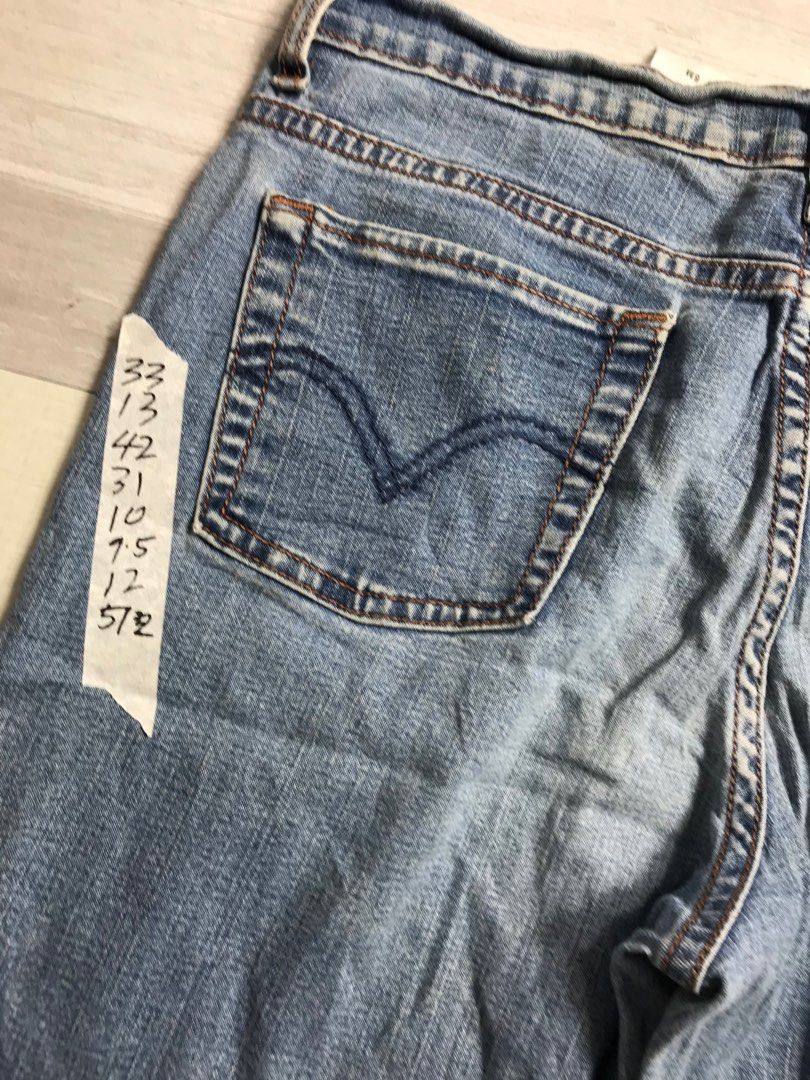 Size 33 Levi's jeans, Women's Fashion, Bottoms, Jeans & Leggings on  Carousell