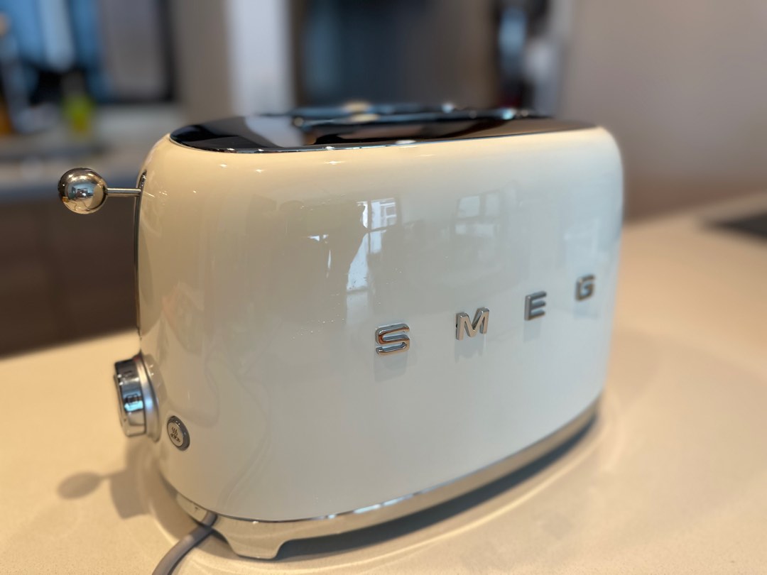 SMEG Glossy Cream White Toaster TSF01CRUK, TV & Home Appliances