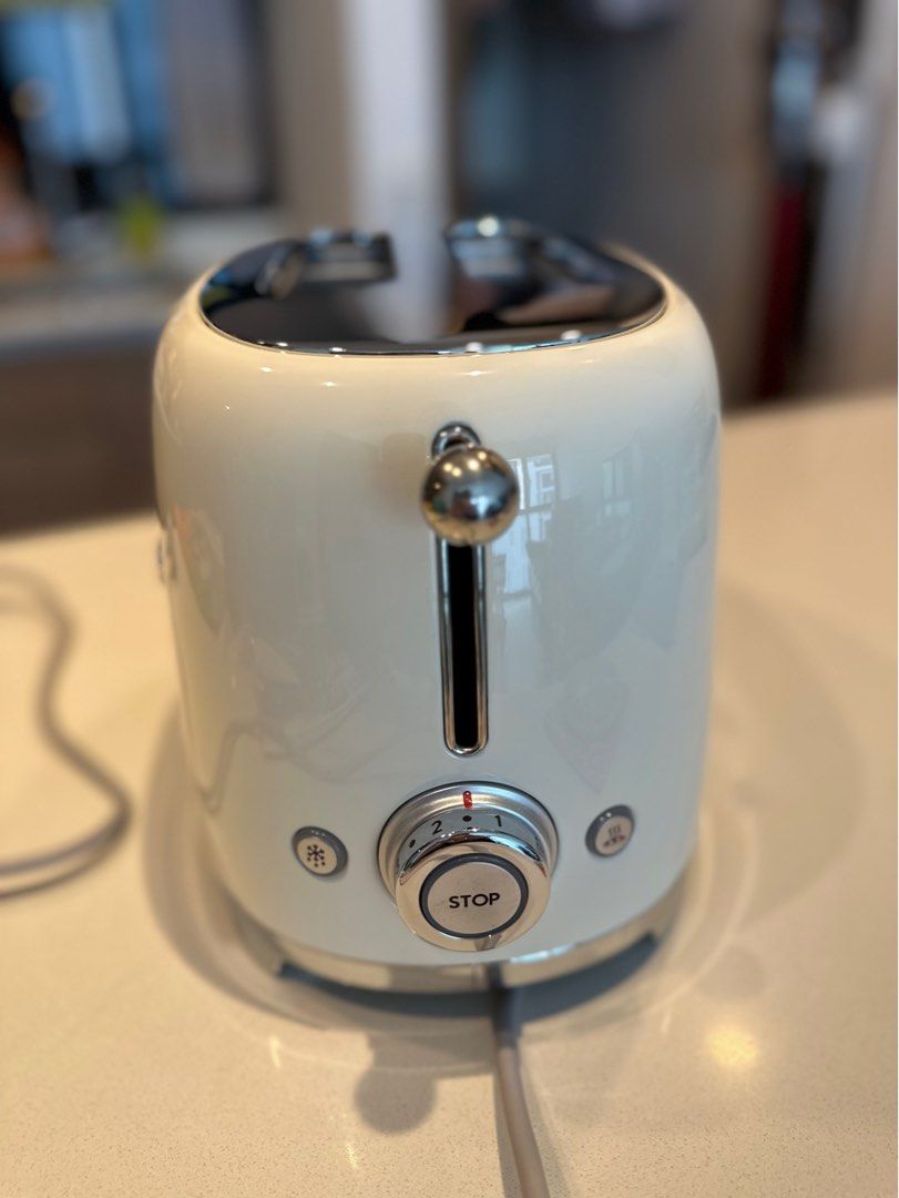 SMEG Glossy Cream White Toaster TSF01CRUK, TV & Home Appliances