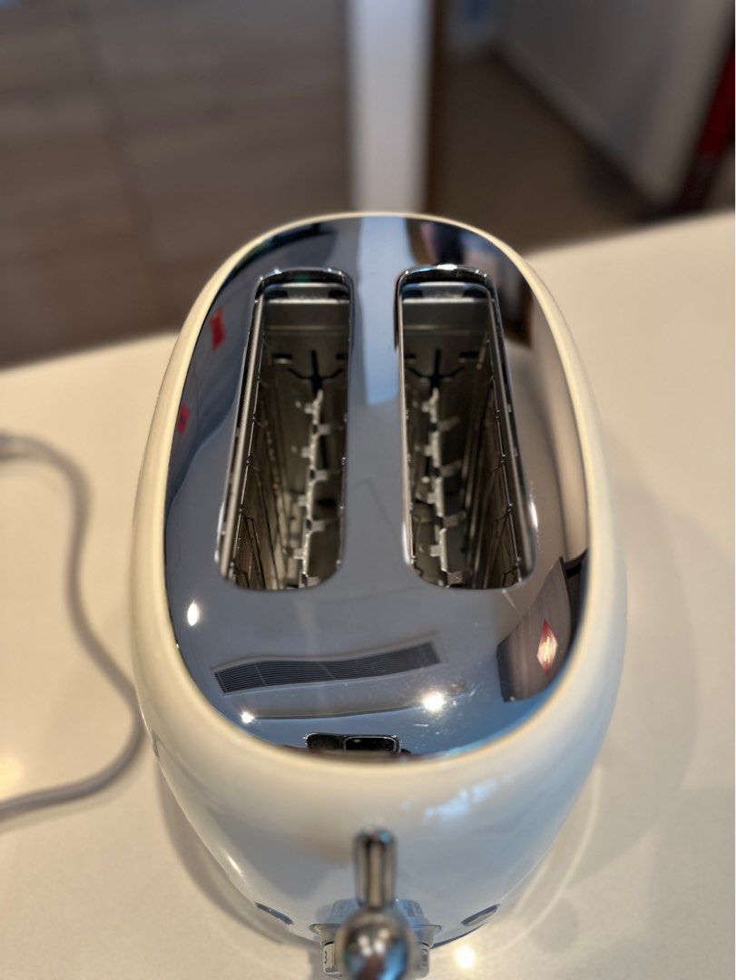 SMEG Glossy Cream White Toaster TSF01CRUK, TV & Home Appliances