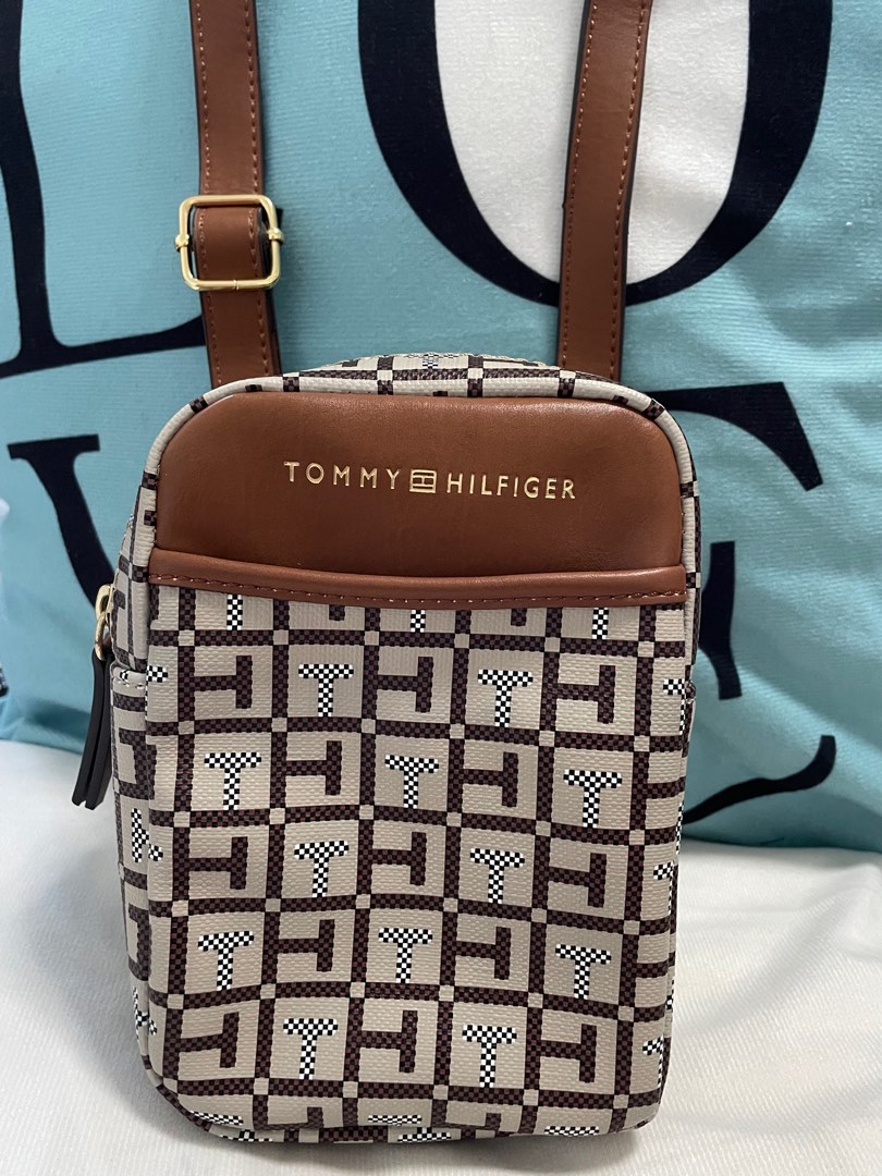 Tommy Hilfiger Sling Bag, Women's Fashion, Bags & Wallets, Crossbody