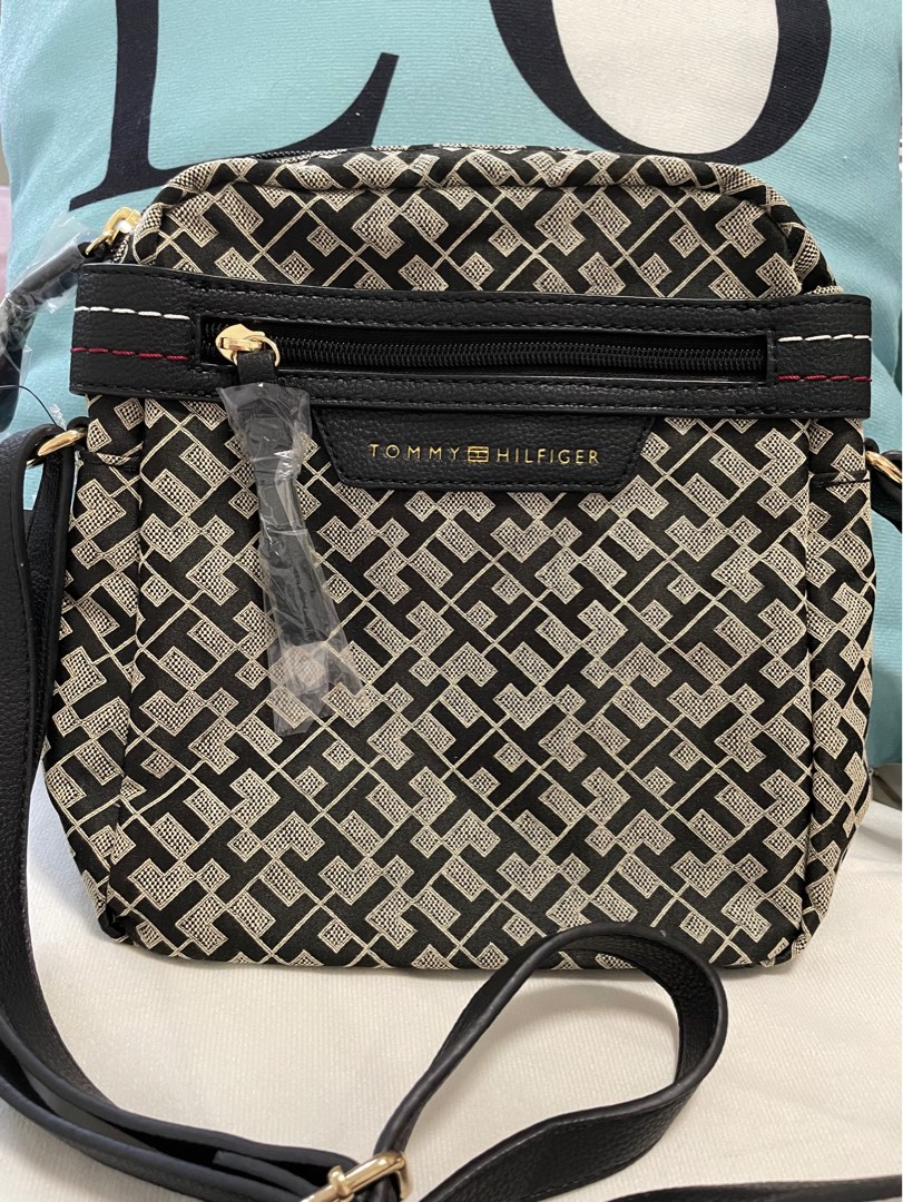 Tommy Hilfiger Sling Bag, Women's Fashion, Bags & Wallets, Crossbody