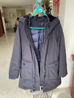Uniqlo winter jacket with hood Womens Size M